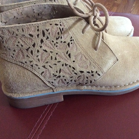 Hush Puppies Tan Suede Cyra Moyen Booties SZ 9.5 - Picture 2 of 5